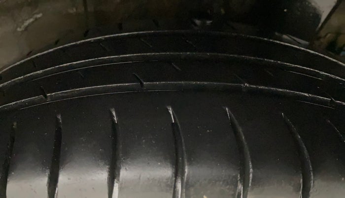 2018 Hyundai Grand i10 SPORTZ 1.2 KAPPA VTVT, Petrol, Manual, 72,350 km, Left Rear Tyre Tread