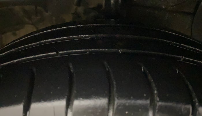 2018 Hyundai Grand i10 SPORTZ 1.2 KAPPA VTVT, Petrol, Manual, 72,350 km, Right Front Tyre Tread