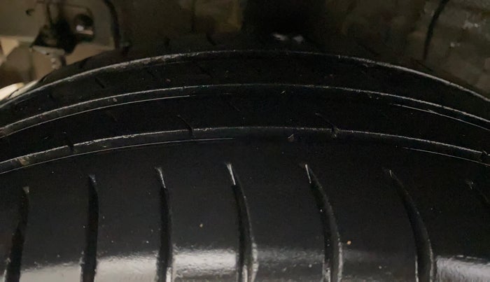 2018 Hyundai Grand i10 SPORTZ 1.2 KAPPA VTVT, Petrol, Manual, 72,350 km, Right Rear Tyre Tread