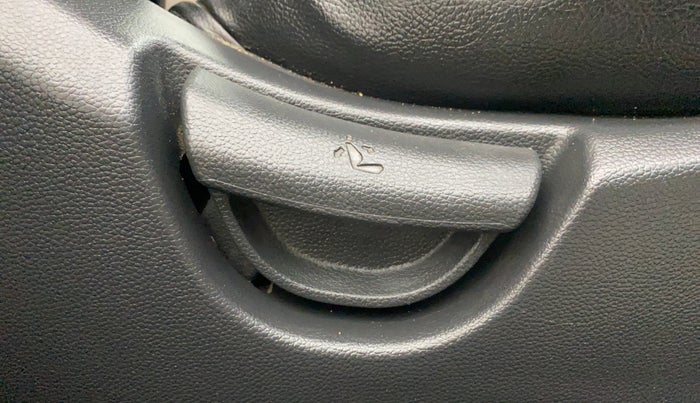 2018 Hyundai Grand i10 SPORTZ 1.2 KAPPA VTVT, Petrol, Manual, 72,350 km, Driver Side Adjustment Panel