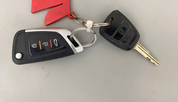 2018 Hyundai Grand i10 SPORTZ 1.2 KAPPA VTVT, Petrol, Manual, 72,350 km, Key Close Up