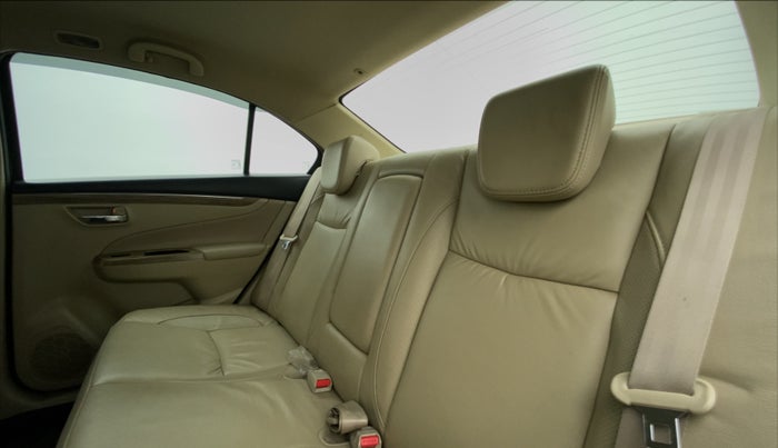 2018 Maruti Ciaz ALPHA DIESEL 1.3, Diesel, Manual, 58,305 km, Right Side Rear Door Cabin