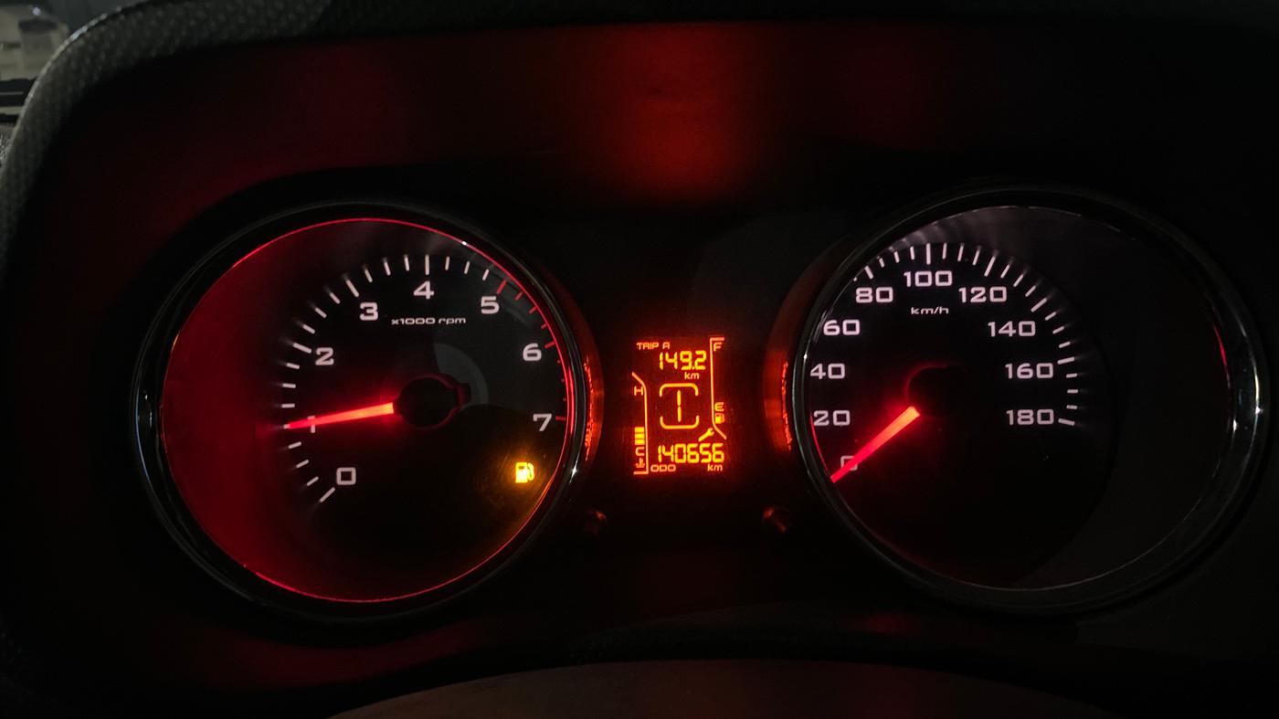 2018 Mahindra TUV300 T10 AMT, Diesel, Automatic, 1,40,664 km, Odometer Image