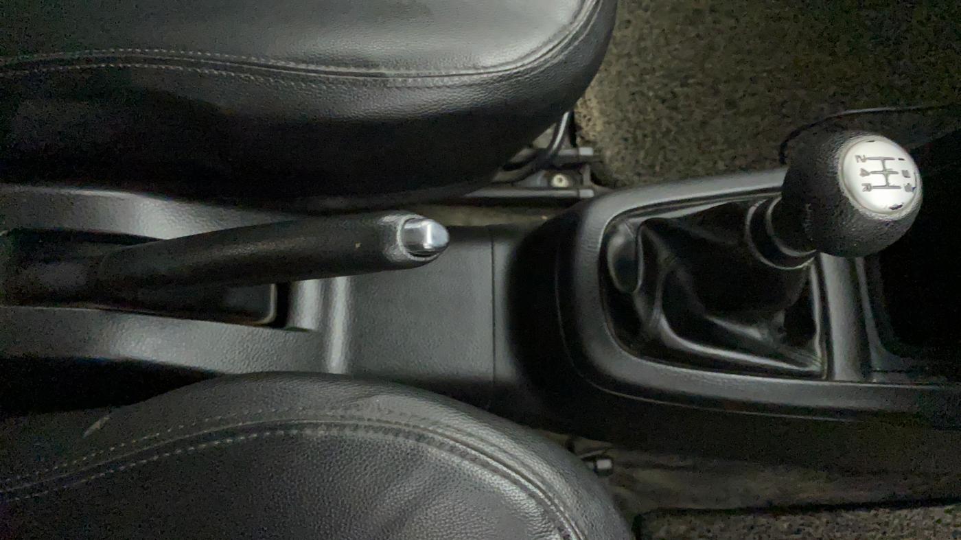 2017 Maruti Swift VXI, Petrol, Manual, 57,788 km, Gear Lever