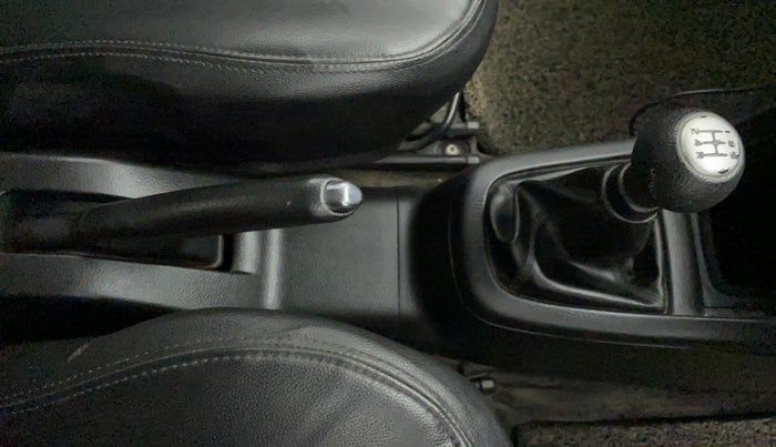 2017 Maruti Swift VXI, Petrol, Manual, 57,788 km, Gear Lever