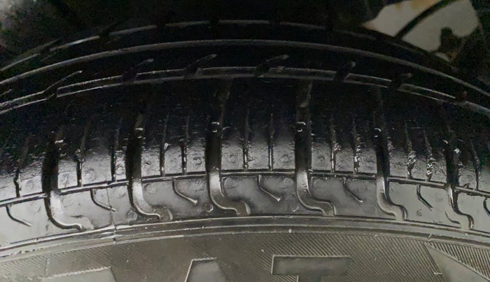 2017 Maruti Swift VXI, Petrol, Manual, 57,788 km, Left Rear Tyre Tread