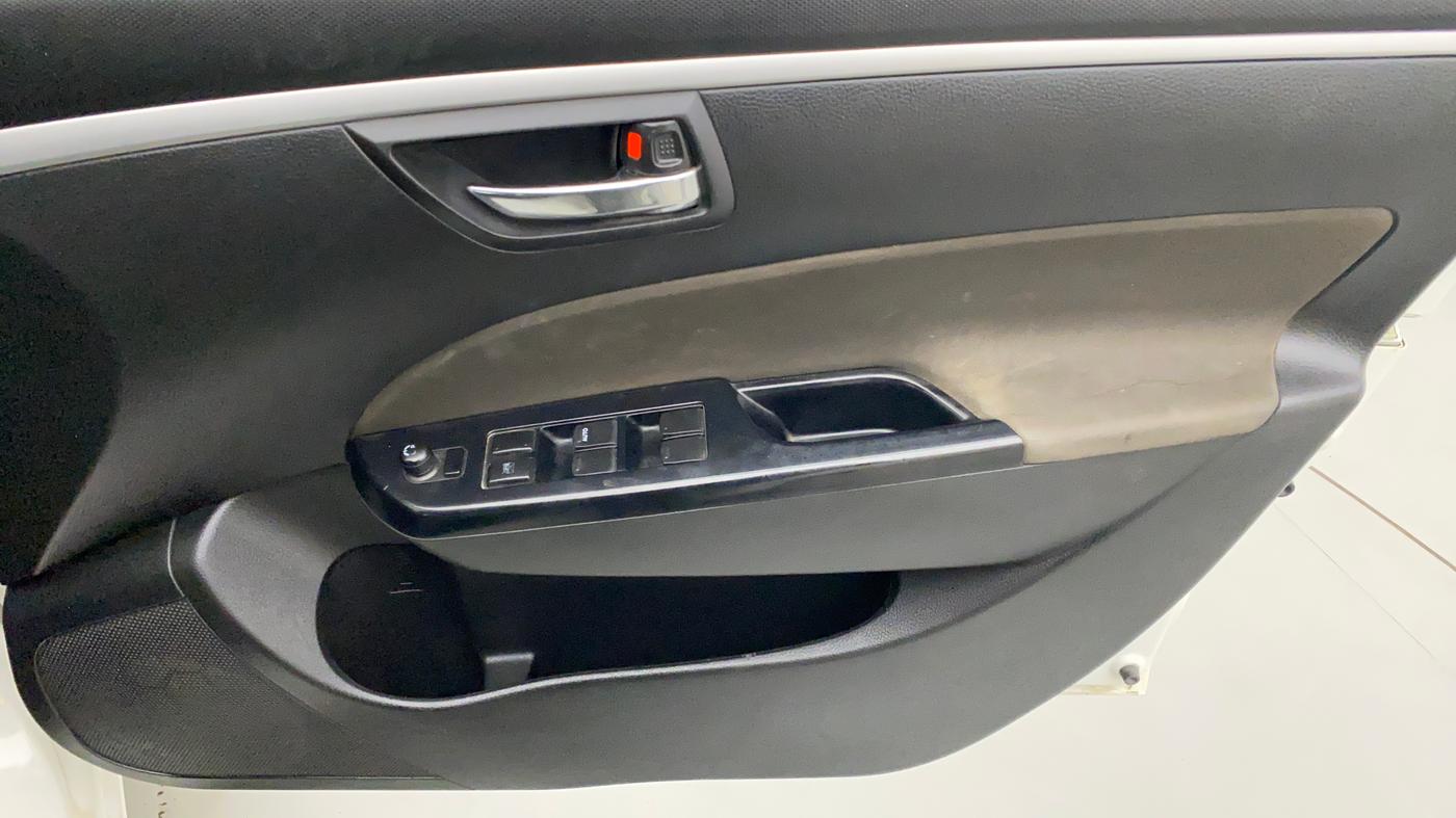 2017 Maruti Swift VXI, Petrol, Manual, 57,788 km, Driver Side Door Panels Control