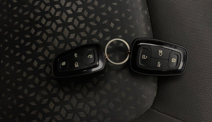 2019 Tata NEXON XZ PLUS PETROL, Petrol, Manual, 75,569 km, Key Close Up