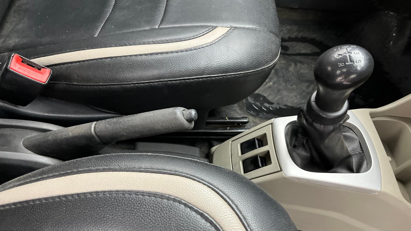 2016 Maruti Alto K10 VXI, Petrol, Manual, 63,411 km, Gear Lever