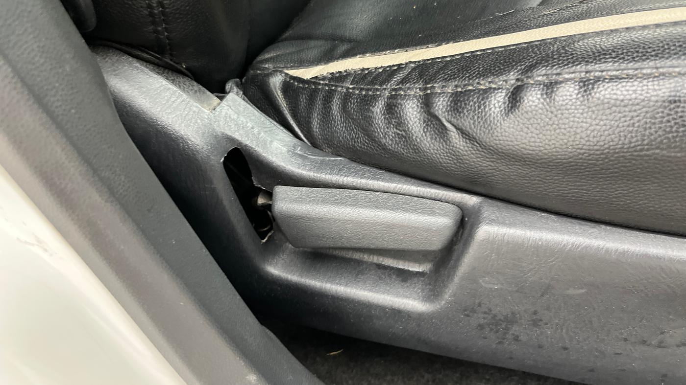 2016 Maruti Alto K10 VXI, Petrol, Manual, 63,411 km, Driver Side Adjustment Panel