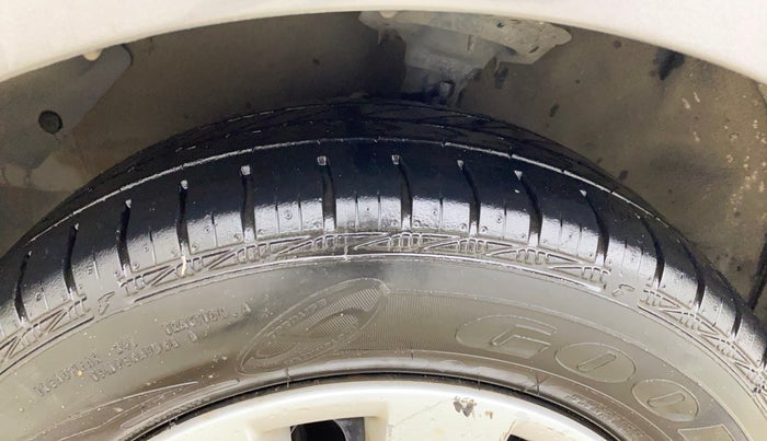 2013 Hyundai i20 MAGNA (O) 1.2, Petrol, Manual, 55,859 km, Left Front Tyre Tread