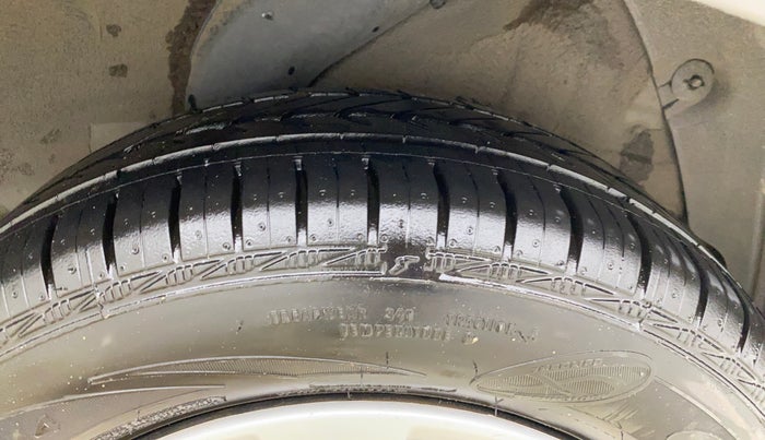 2013 Hyundai i20 MAGNA (O) 1.2, Petrol, Manual, 55,859 km, Left Rear Tyre Tread