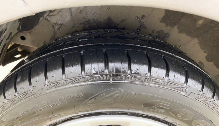 2013 Hyundai i20 MAGNA (O) 1.2, Petrol, Manual, 55,859 km, Right Rear Tyre Tread