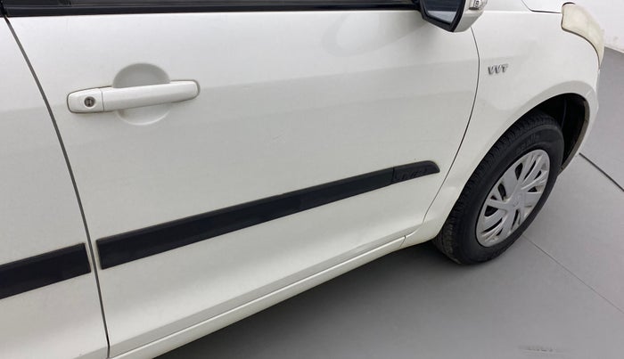 2017 Maruti Swift VXI, Petrol, Manual, 52,616 km, Driver-side door - Minor scratches