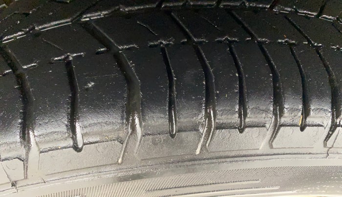 2018 Tata Tiago XZ PETROL, Petrol, Manual, 90,759 km, Left Front Tyre Tread