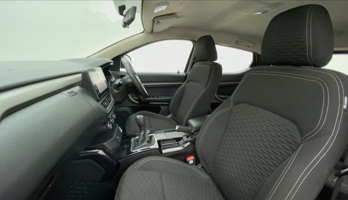 2021 Renault Kiger RXZ AMT 1.0 DUAL TONE, Petrol, Automatic, 10,993 km, Right Side Front Door Cabin