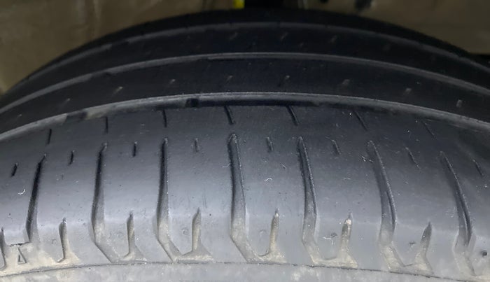 2021 Maruti Ertiga VXI SHVS, Petrol, Manual, 44,478 km, Right Front Tyre Tread