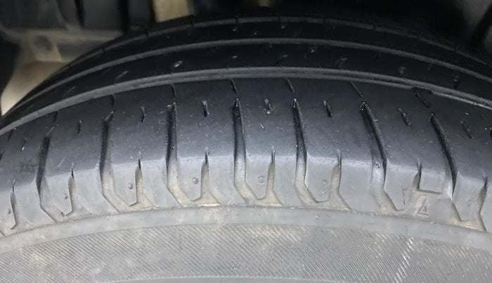 2021 Maruti Ertiga VXI SHVS, Petrol, Manual, 44,478 km, Right Rear Tyre Tread
