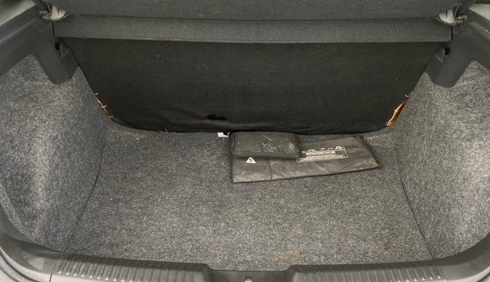 2020 Volkswagen Polo COMFORTLINE 1.0L MPI, Petrol, Manual, 1,25,895 km, Boot Inside