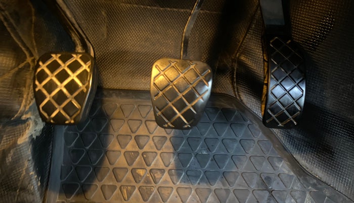 2020 Volkswagen Polo COMFORTLINE 1.0L MPI, Petrol, Manual, 1,25,895 km, Pedals