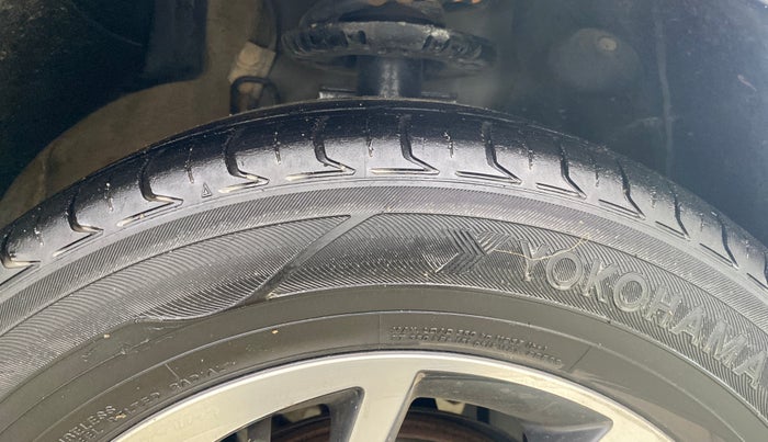 2020 Volkswagen Polo COMFORTLINE 1.0L MPI, Petrol, Manual, 1,25,895 km, Right Front Tyre Tread