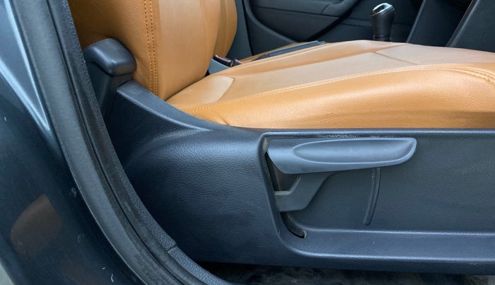 2020 Volkswagen Polo COMFORTLINE 1.0L MPI, Petrol, Manual, 1,25,895 km, Driver Side Adjustment Panel