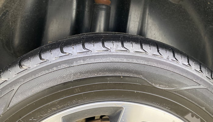 2020 Volkswagen Polo COMFORTLINE 1.0L MPI, Petrol, Manual, 1,25,895 km, Right Rear Tyre Tread