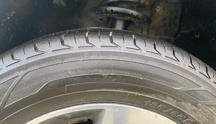 2020 Volkswagen Polo COMFORTLINE 1.0L MPI, Petrol, Manual, 1,25,895 km, Left Front Tyre Tread