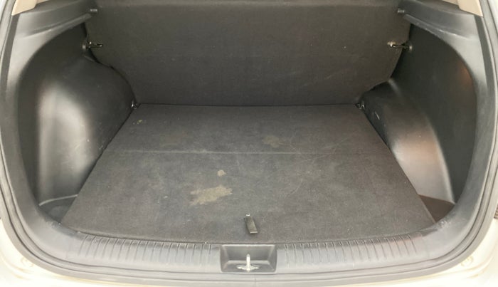 2015 Hyundai Creta 1.6 SX PLUS PETROL, Petrol, Manual, 35,025 km, Boot Inside