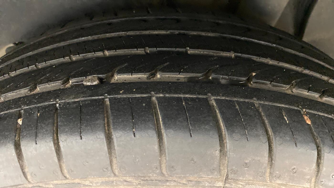 2015 Hyundai Creta 1.6 SX PLUS PETROL, Petrol, Manual, 35,025 km, Left Rear Tyre Tread