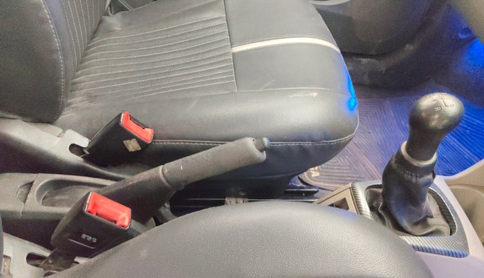 2016 Maruti Alto K10 VXI, Petrol, Manual, 77,388 km, Gear Lever