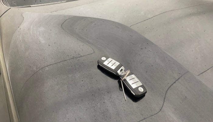 2021 KIA SONET HTX 1.0 IMT, Petrol, Manual, 21,463 km, Key Close Up