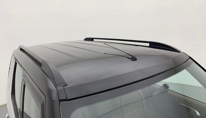 2018 Mahindra TUV300 T8 DUAL TONE, Diesel, Manual, 43,472 km, Roof