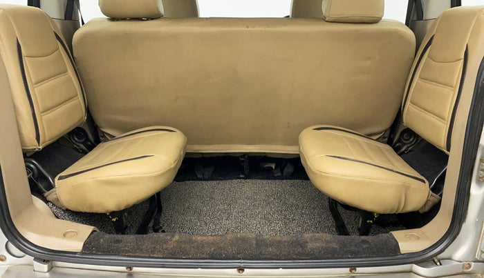 2018 Mahindra TUV300 T8 DUAL TONE, Diesel, Manual, 43,472 km, Third Seat Row ( optional )