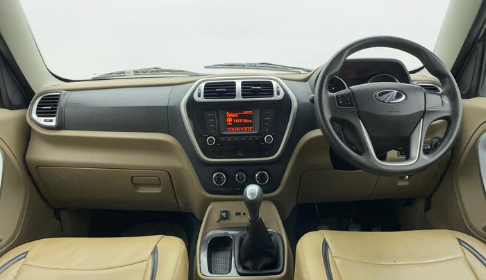 2018 Mahindra TUV300 T8 DUAL TONE, Diesel, Manual, 43,472 km, Dashboard