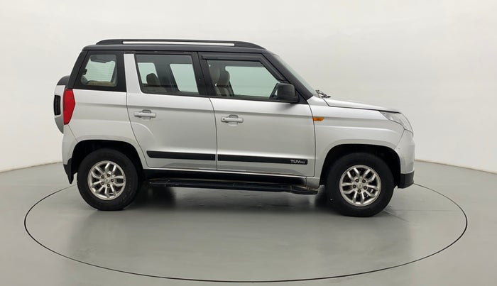 2018 Mahindra TUV300 T8 DUAL TONE, Diesel, Manual, 43,472 km, Right Side View