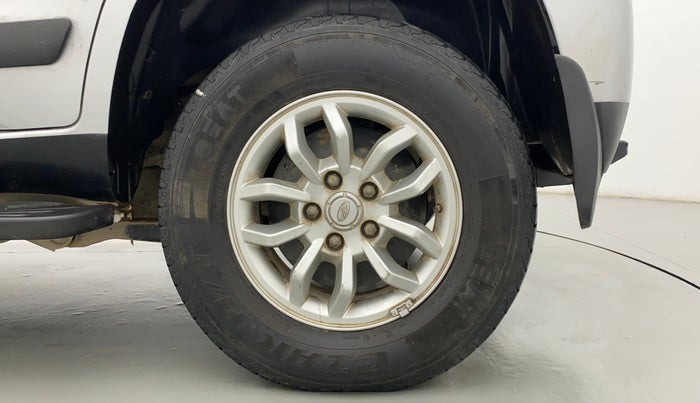 2018 Mahindra TUV300 T8 DUAL TONE, Diesel, Manual, 43,472 km, Left Rear Wheel