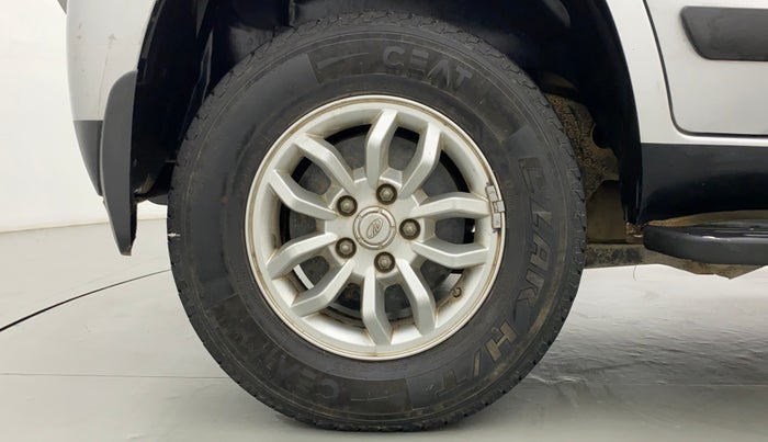 2018 Mahindra TUV300 T8 DUAL TONE, Diesel, Manual, 43,472 km, Right Rear Wheel