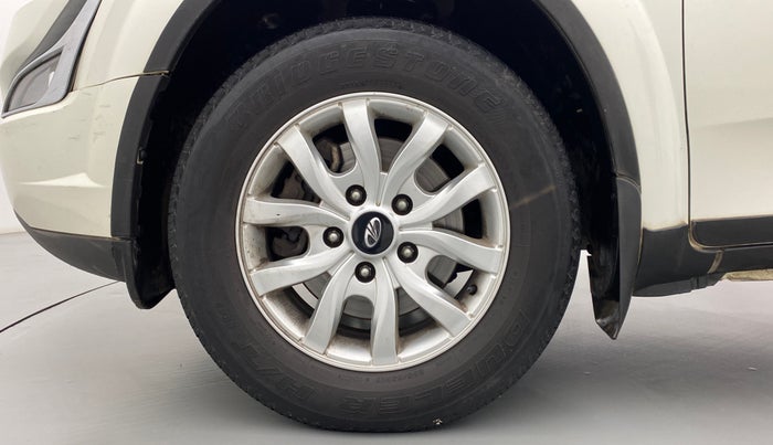 2017 Mahindra XUV500 W10 AT FWD, Diesel, Automatic, 68,721 km, Left Front Wheel