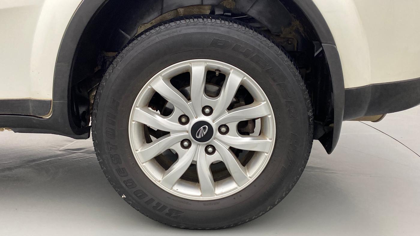 2017 Mahindra XUV500 W10 AT FWD, Diesel, Automatic, 68,721 km, Left Rear Wheel