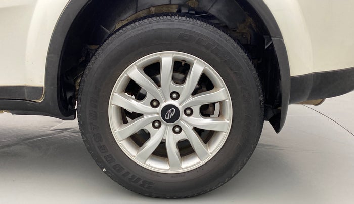 2017 Mahindra XUV500 W10 AT FWD, Diesel, Automatic, 68,721 km, Left Rear Wheel
