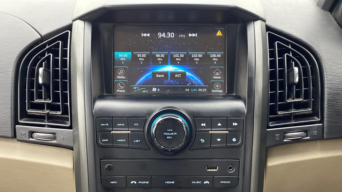 2017 Mahindra XUV500 W10 AT FWD, Diesel, Automatic, 68,721 km, Infotainment System