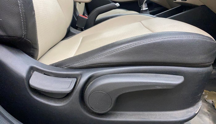 2021 Hyundai Verna SX (O)1.5 MPi, Petrol, Manual, 1,16,629 km, Driver Side Adjustment Panel