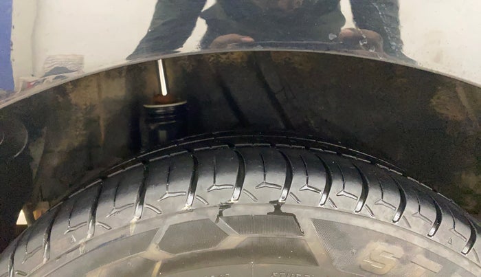 2021 Hyundai Verna SX (O)1.5 MPi, Petrol, Manual, 1,16,629 km, Right Rear Tyre Tread