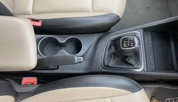 2021 Hyundai Verna SX (O)1.5 MPi, Petrol, Manual, 1,16,629 km, Gear Lever