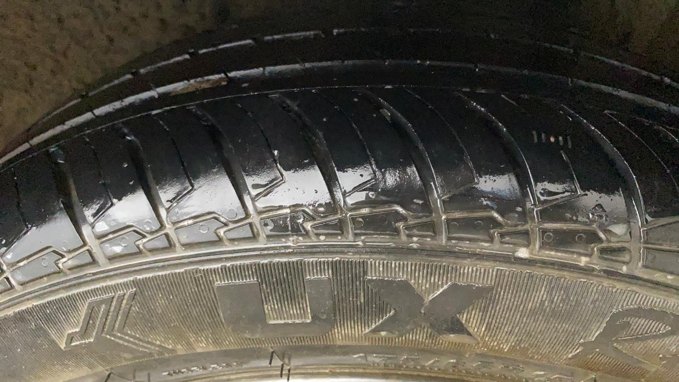 2021 Hyundai AURA SX 1.2, Petrol, Manual, 1,16,017 km, Left Rear Tyre Tread