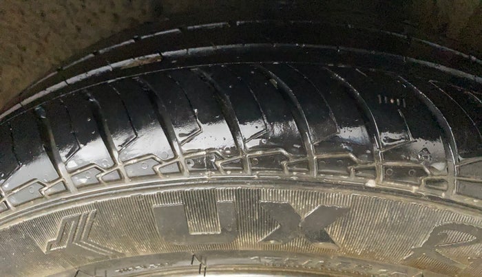 2021 Hyundai AURA SX 1.2, Petrol, Manual, 1,16,017 km, Left Rear Tyre Tread