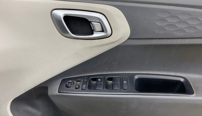 2021 Hyundai AURA SX 1.2, Petrol, Manual, 1,16,017 km, Driver Side Door Panels Control