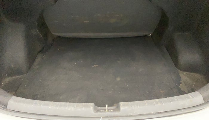 2021 Hyundai AURA SX 1.2, Petrol, Manual, 1,16,017 km, Boot Inside