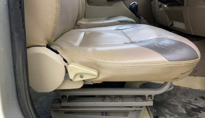 2017 Mahindra Bolero POWER PLUS SLX, Diesel, Manual, 65,577 km, Driver Side Adjustment Panel